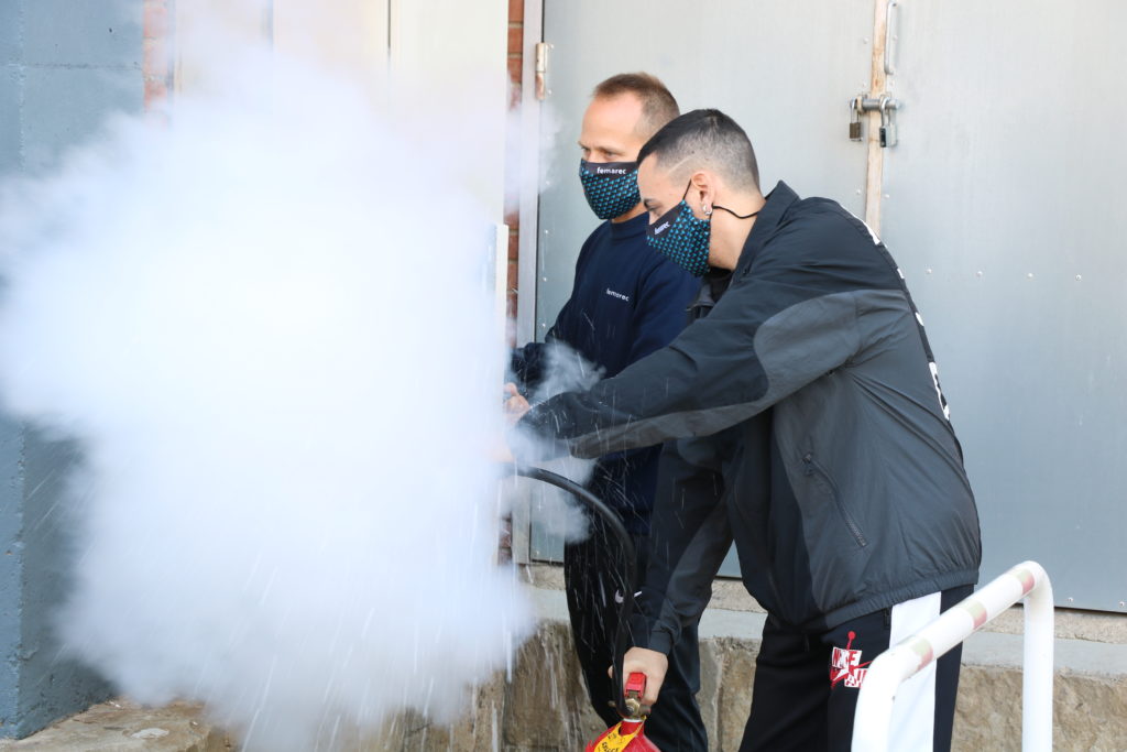 Treballadores de Femarec realitzen un curs de Prevenció i extinció d’incendis 3 IMG 0494