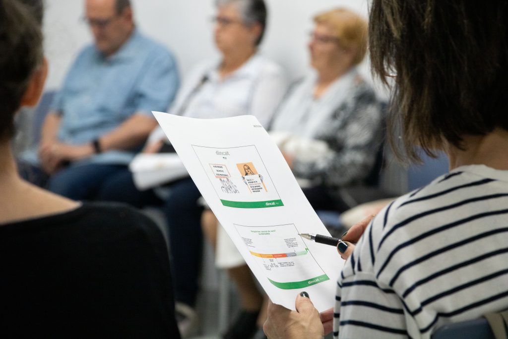 Femarec i Dincat organitzen una xerrada per a famílies sobre les entitats de suport per l'exercici de la capacitat jurídica 2 IMG 2690