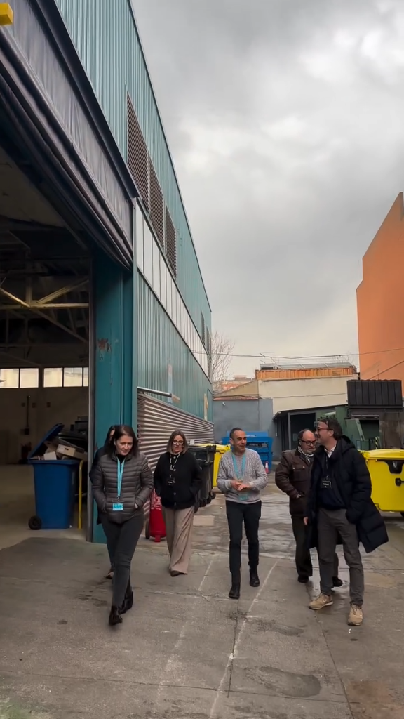 Josep Rius i Ximena Gadea, representants del govern local del districte de Sant Andreu, visiten Femarec 9 Secuencia 01.00 00 33 00.Imagen fija008